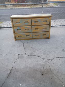 Dresser