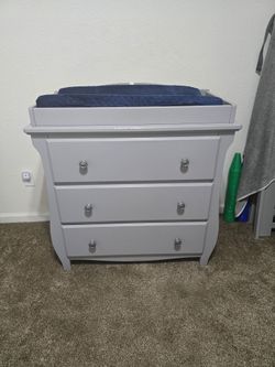 Baby changing table / dresser