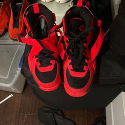 Nike shoes collectibles size 10