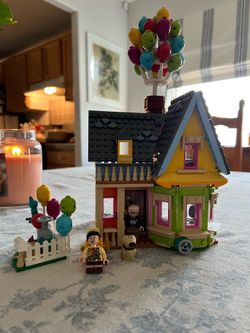 Lego Up House
