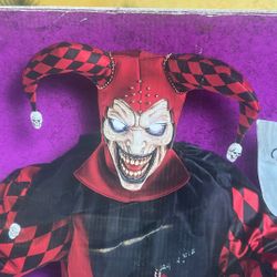 Graves & Bones Animated Jester Animatronic