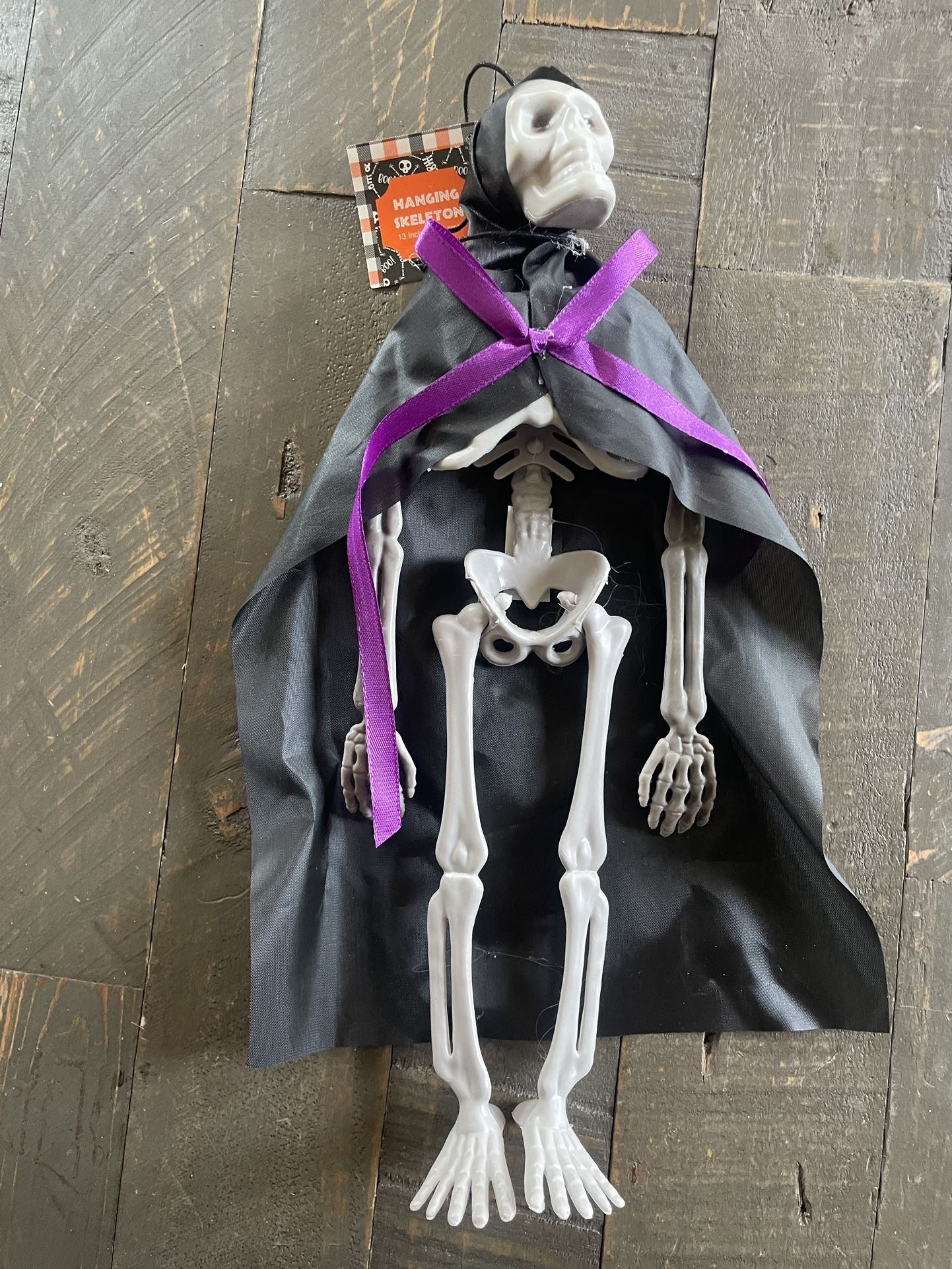 NEW - Hanging Vampire Skeleton For Jeep, Garage, Man Cave, She Shed Halloween