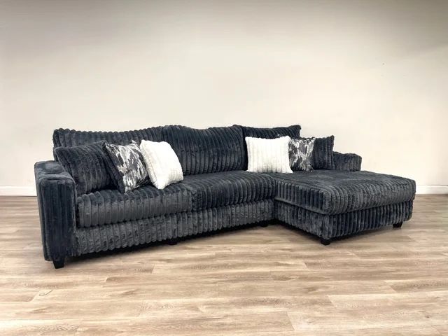 9500 Black Sectional Sectional