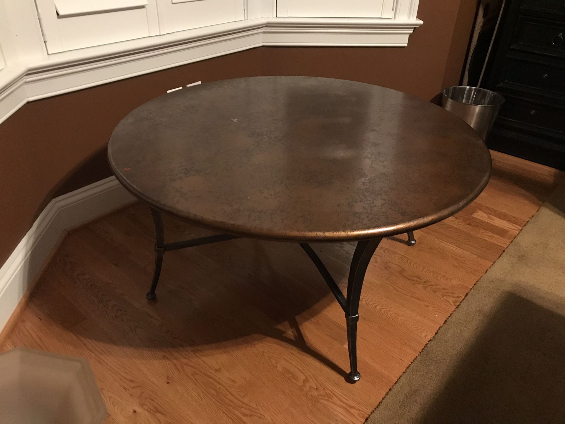 Free: Coffee table round 37”