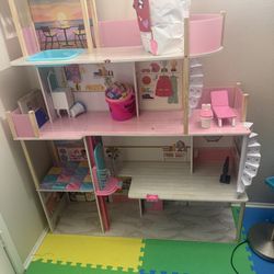 3 Story Doll House 