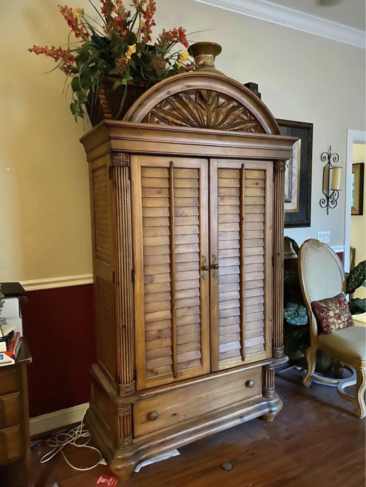 Tommy Bahama Style Bedroom Set Deliver Available)