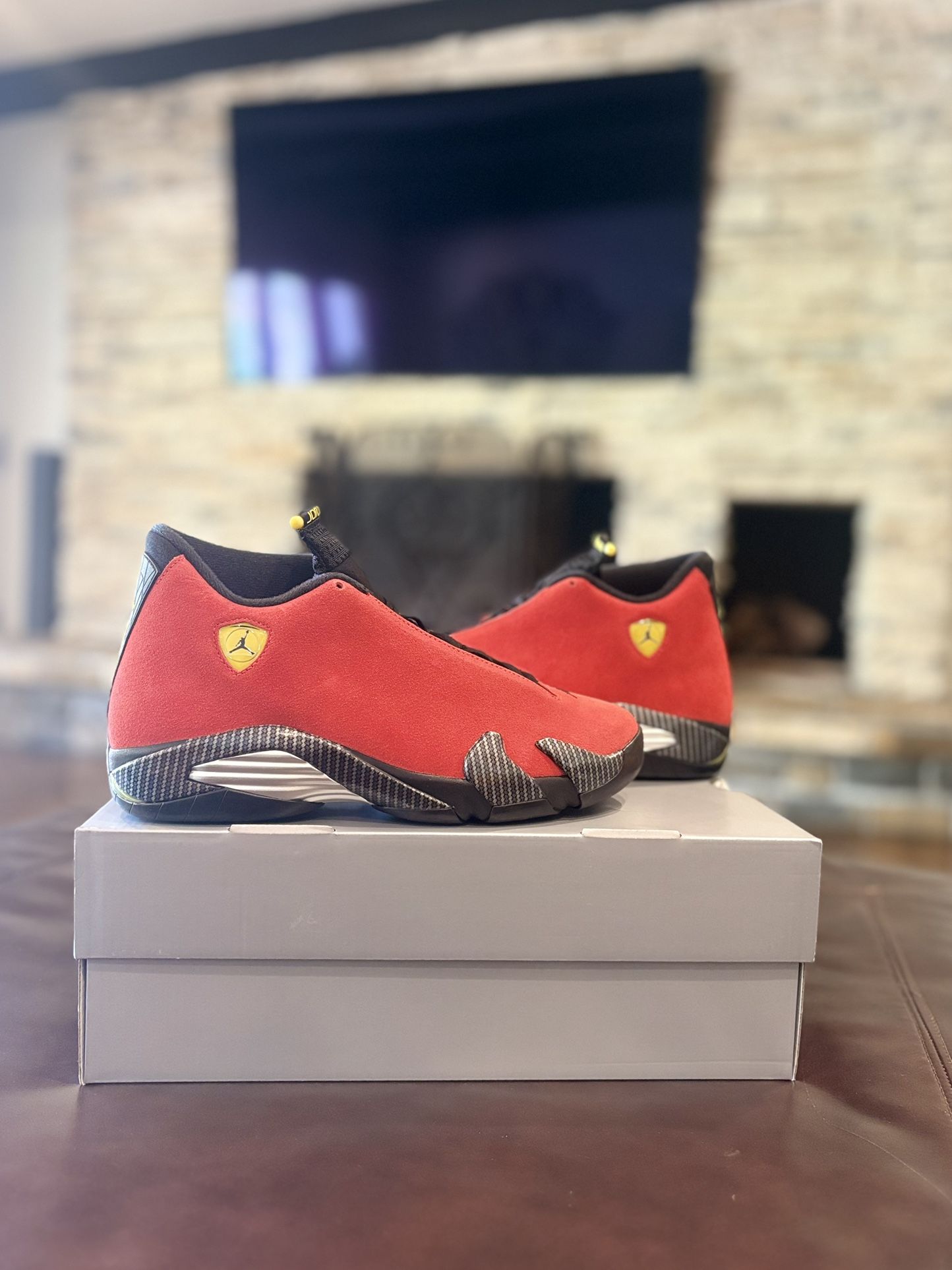 Jordan 14 Retro ‘Ferrari’🏁🏎️ Size: 9 M | Condition: New | $310