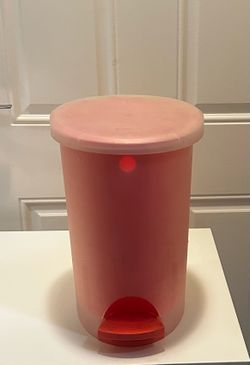 Trash can