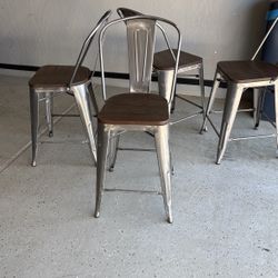 Metal Barstools Set If 4. Seat Heights Is Just Below 23.5 And Back Is 38.25