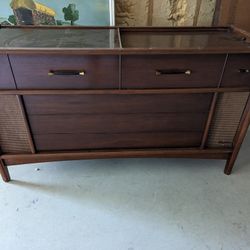 Vintage Magnavox Stereo Cabinet