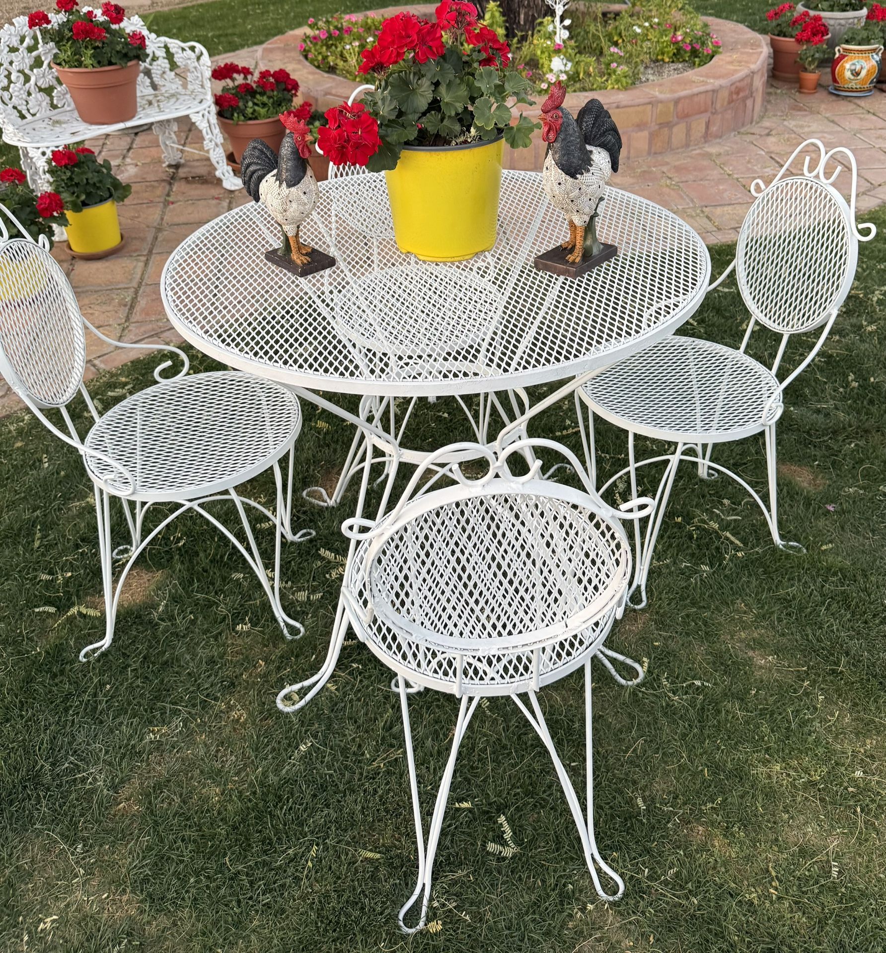Sweet Vintage Bistro Patio Parlour Table and 4 Chairs Wrought Iron Heavy Duty Good Condition For Age On The Smaller Size Scale