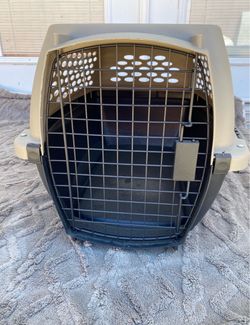 Petmate Vari Kennel 24” Hard-Sided Pet Carrier Crate Tan Black Small