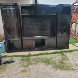 Free Enterteiment Center