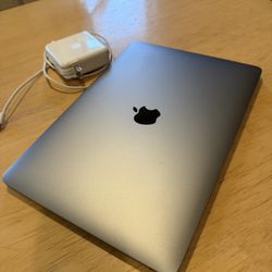 MacBook Pro 2020 i7 16GB 512GB SSD Space Gray