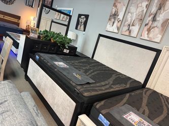 Perfect bedroom set !! πβοΈπ₯ Easy financing.