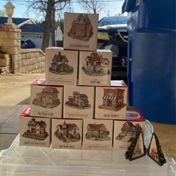 Figurine House