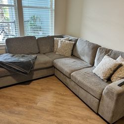 Sleeper Sectional Sofa very Comfortable and Brand New!!