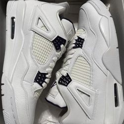 Jordan 4 Metalic Purple  10.5