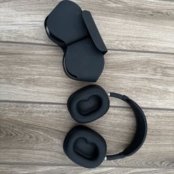 Apple AirPods Max - Space Gray - like new/excellent condition!