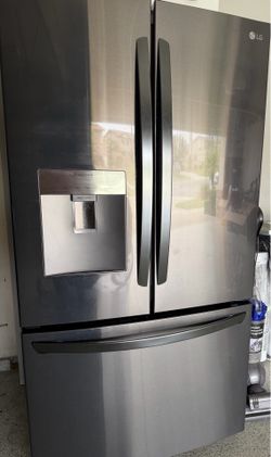 LG 29 Cu. Ft. Smart French Door Refrigerator – Black Stainless Steel – Excellent Condition
