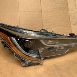 Right Headlight Toyota Corolla 2020-22