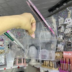 Container clear for brushes, pens etc… price is for the 2 of them together