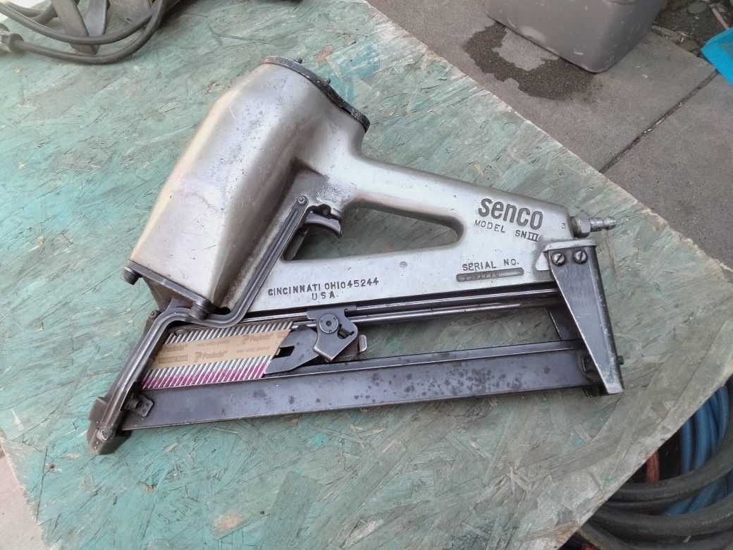 Pistola De Clavos Senco De 3 Pulgadas