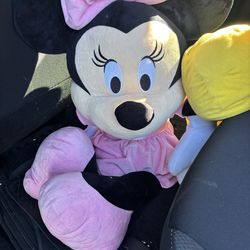 Minnie, mouse and Mickey Mouse very clean