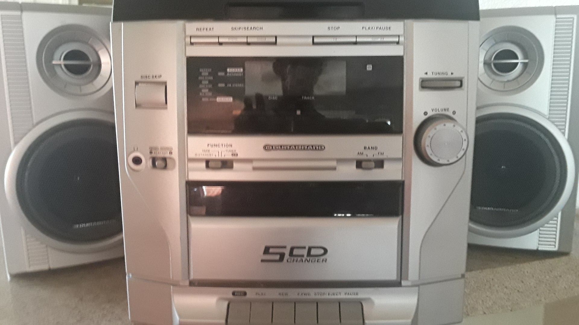 Durabrand - AM/FM 5 CD Home Stereo System -MODEL NO. CD2155