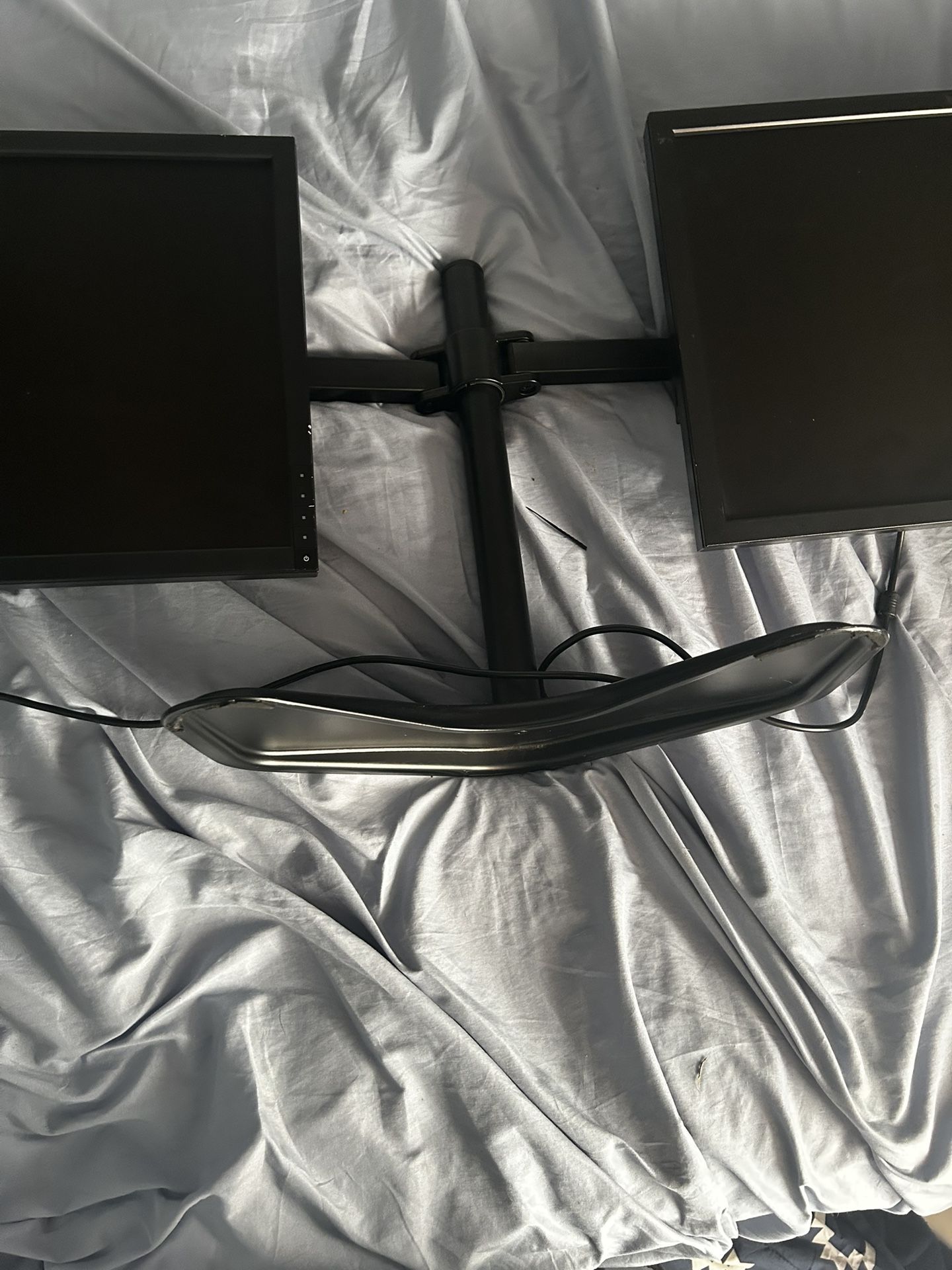 Black 2 Dell Monitors They Both Work And I Have The Cords