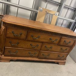 Full Wooden Bedroom Set 
