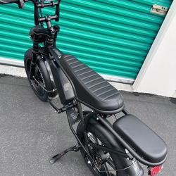Electric Ebike (Extended Seat) (Retro Style) 1000 Peak Watt Motor 30mph, 15ah Battery (Black Seat) 