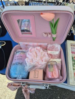 8 piece cosmetic bag