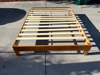 Queen platform bed