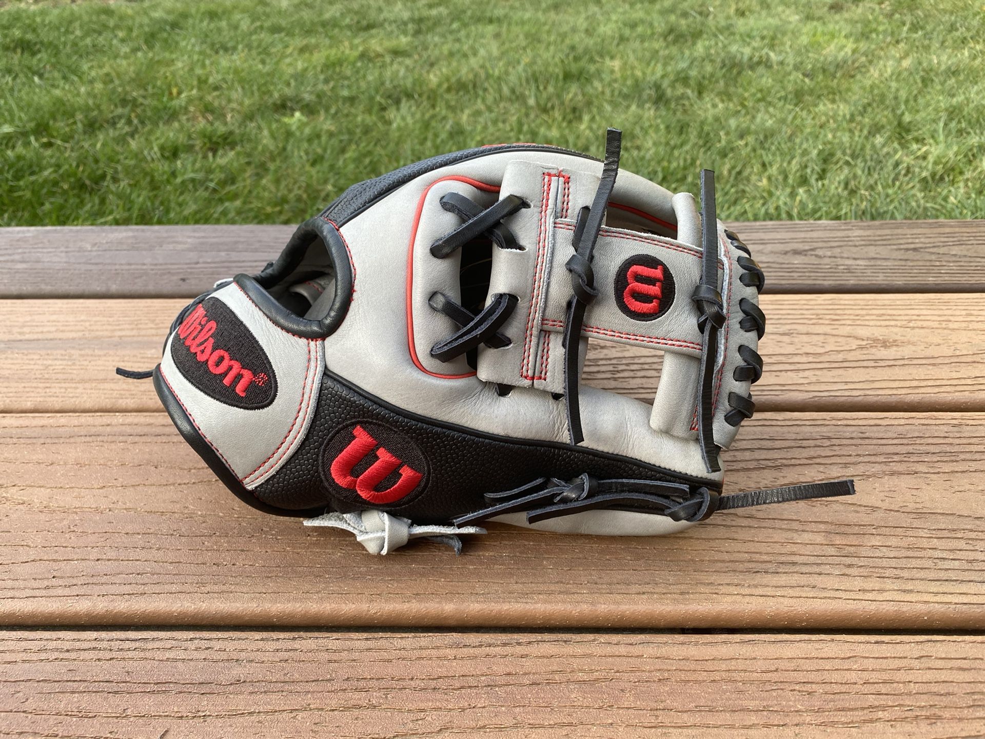 New Wilson A2000 11.25” Baseball Glove Model 1788