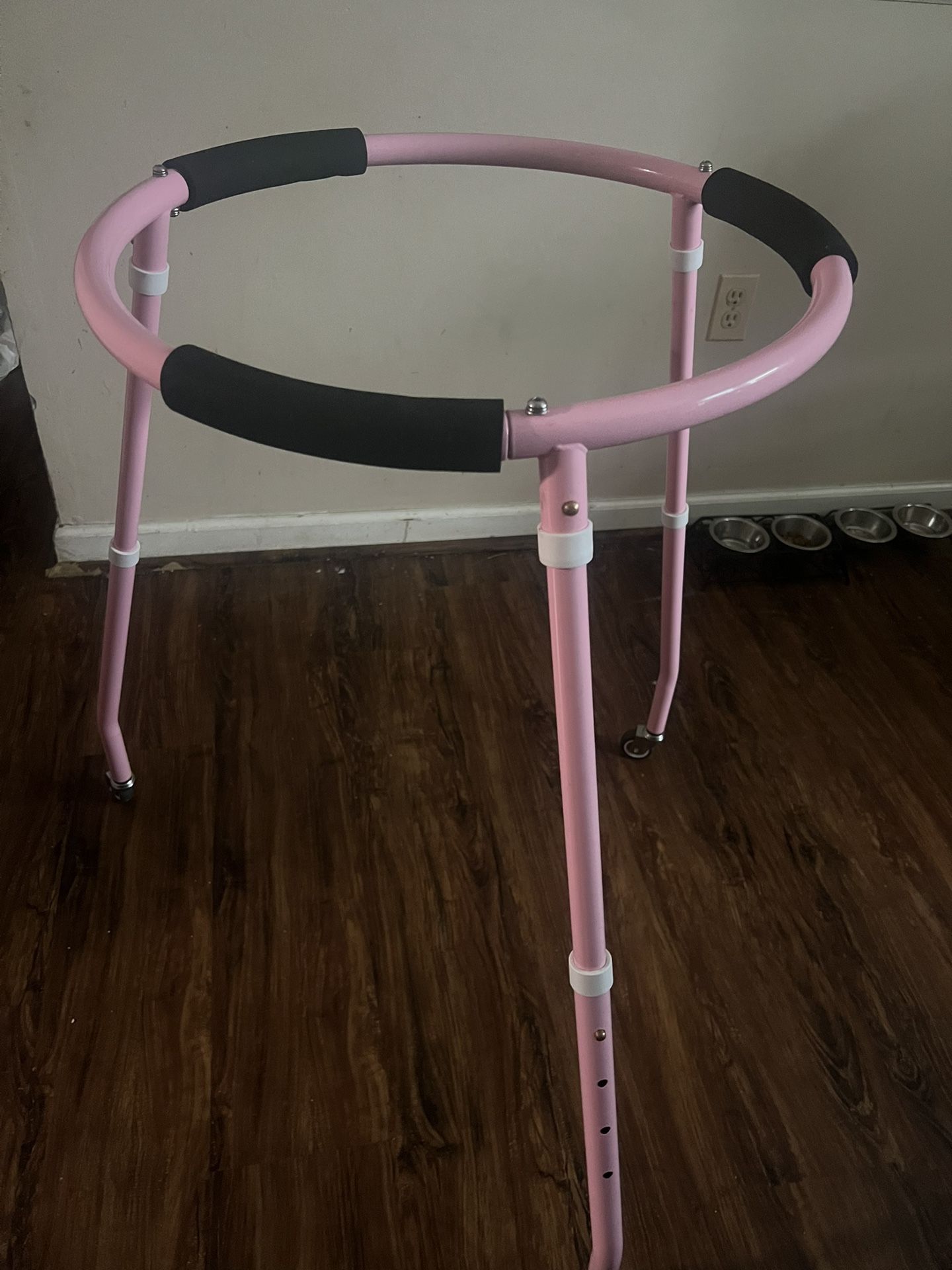 FREE Roller Skater Assistant