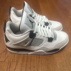 Jordan 4 Military Blacks 