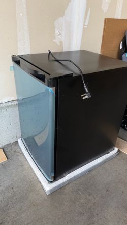 Kismile upright Freezer, 2.1 cu ft, stainless steel