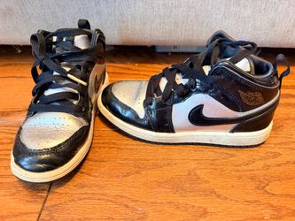 Nike Air Jordan 1 Mid Black Silver Sneakers size Youth 1