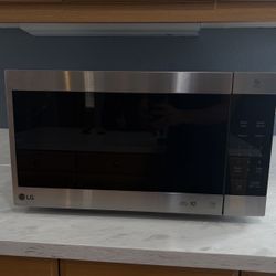 LG Smart Inverter Microwave – Large Capacity – Works Perfect