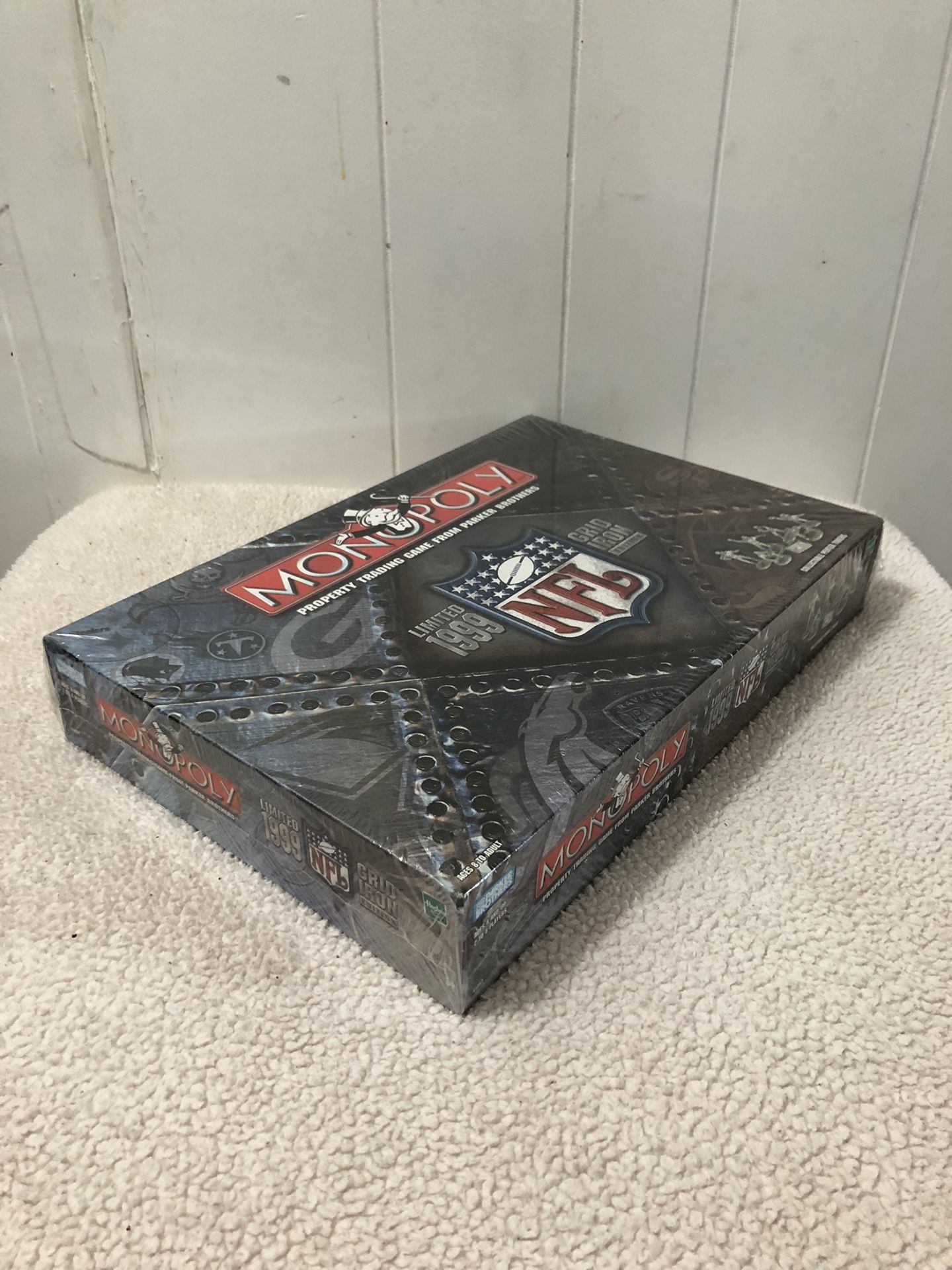 Monopoly Parker Brothers 1999 NFL Grid Iron Edition, Monopoly Parker Brothers 1999 Edition $30 Each