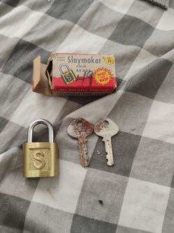 1950s lock with box and both keys