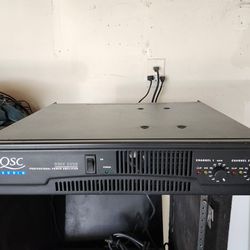 QSC RMX 2450 Amplifier 2400 Watts