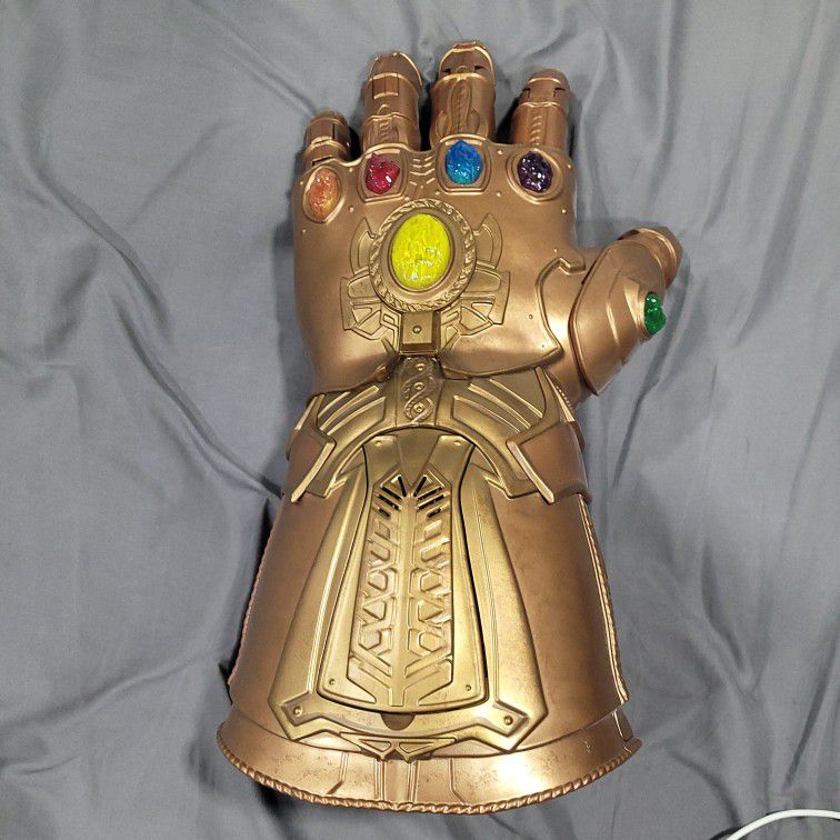 Infinity Gauntlet Thanos MARVEL Legends Series Electronic Avengers Box No Insert