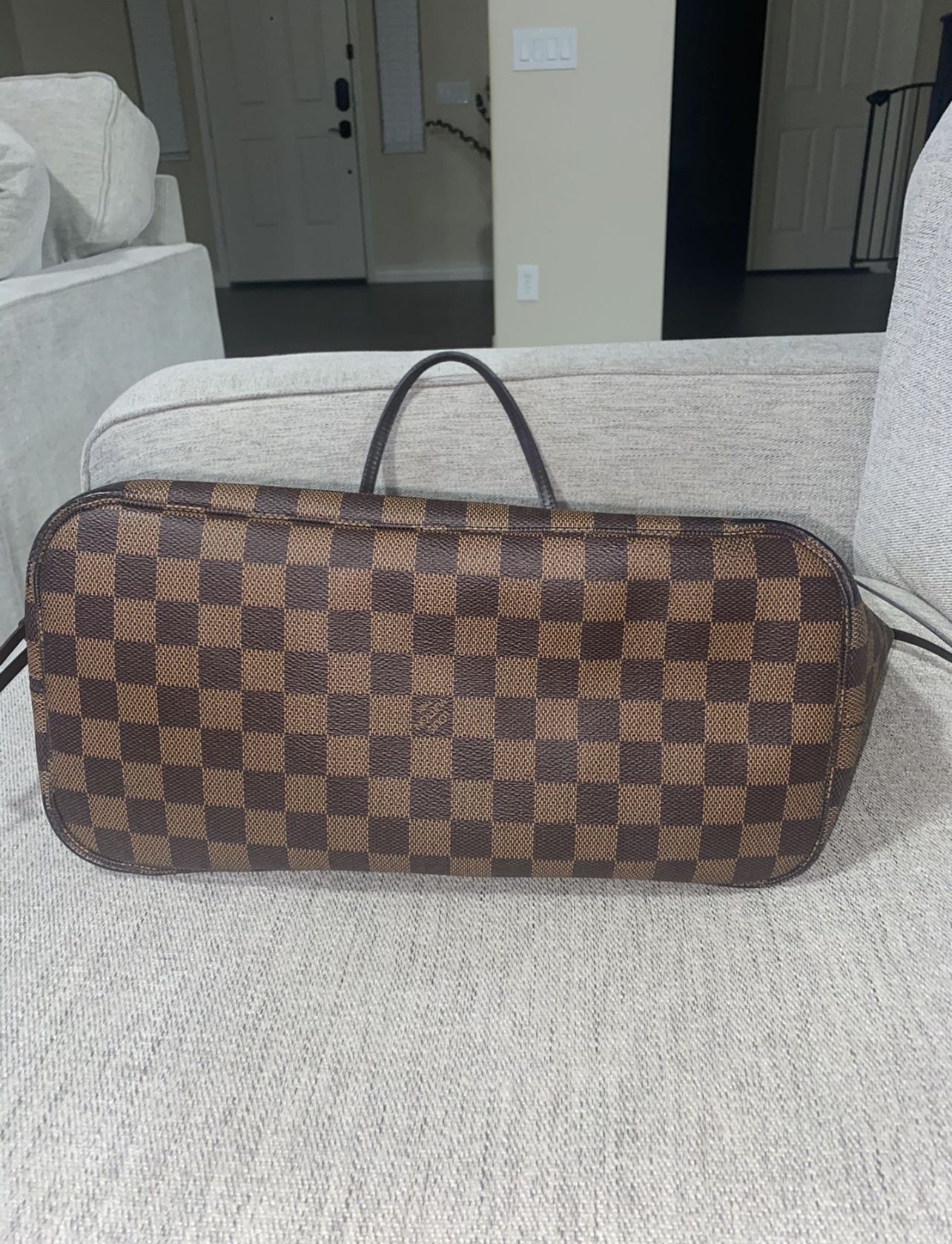 Louis Vuitton Neverfull MM for Sale in Goodyear, AZ - OfferUp