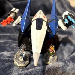 Starfox Statue