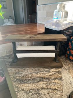 Paper towel holder