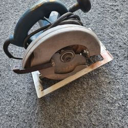 7 1/4 Bosch Skill Saw. Corded