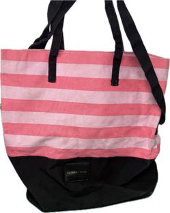  Victoria’s Secret tote bag 