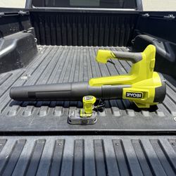 RYOBI ONE+ 18V 350 CFM Cordless Battery Variable-Speed Jet Fan Leaf Blower w/Battery & Charger